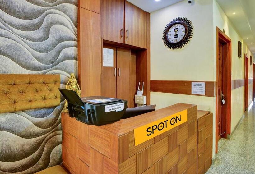فندق Oyo Spot On 81130 Manorama Residency
