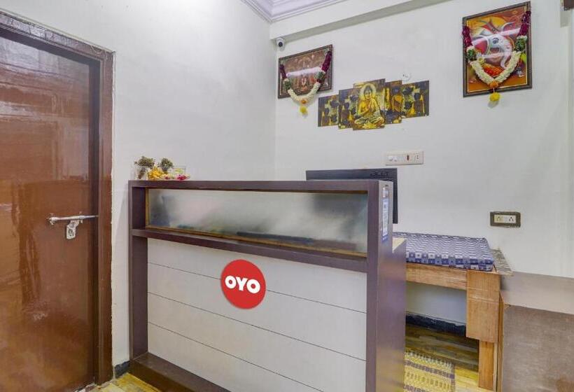 ホテル Pop Tirumala Lodge