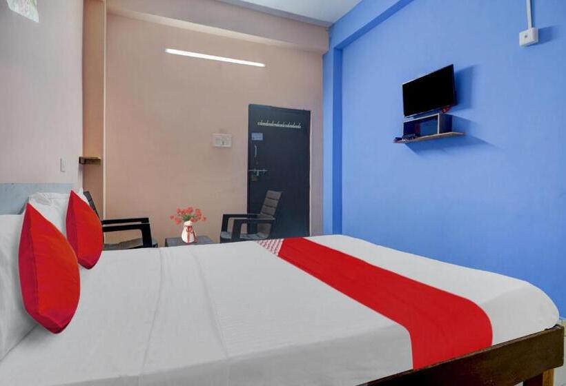 ホテル Pop Tirumala Lodge