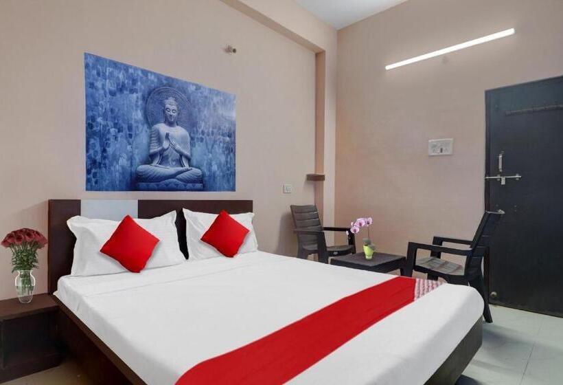 ホテル Pop Tirumala Lodge