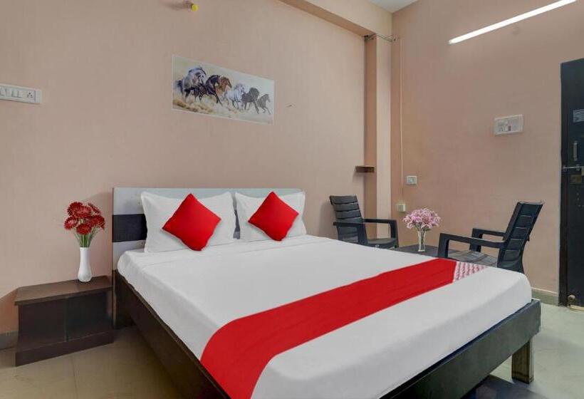 ホテル Pop Tirumala Lodge