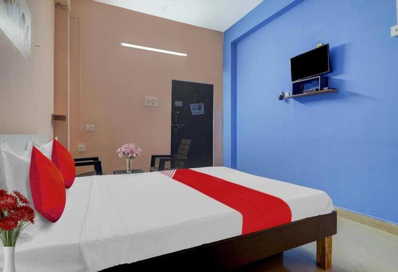 ホテル Pop Tirumala Lodge