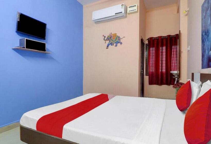 ホテル Pop Tirumala Lodge