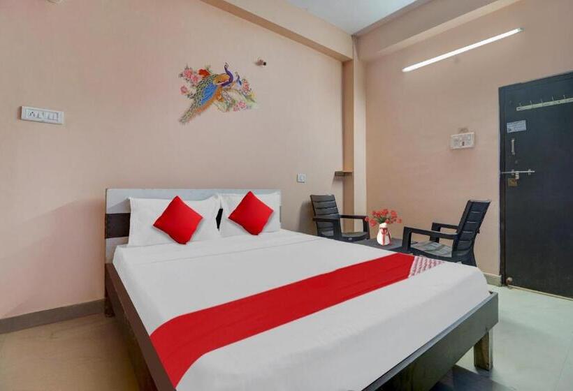 ホテル Pop Tirumala Lodge