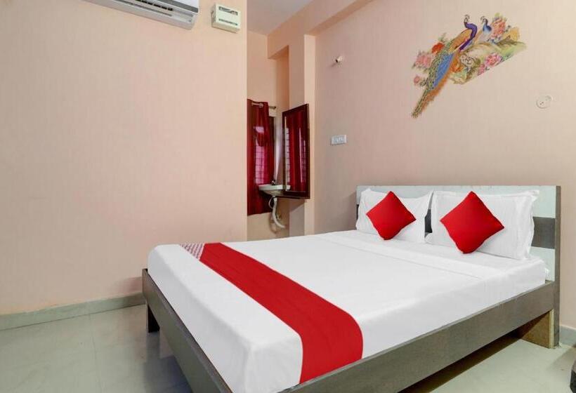 ホテル Pop Tirumala Lodge