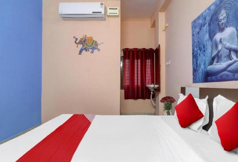 ホテル Pop Tirumala Lodge