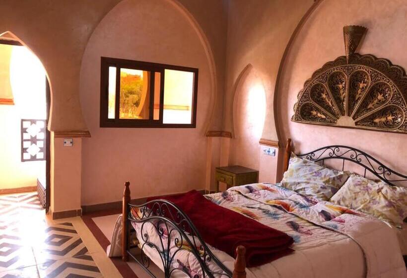 هتل Restaurant Hollywood Africa