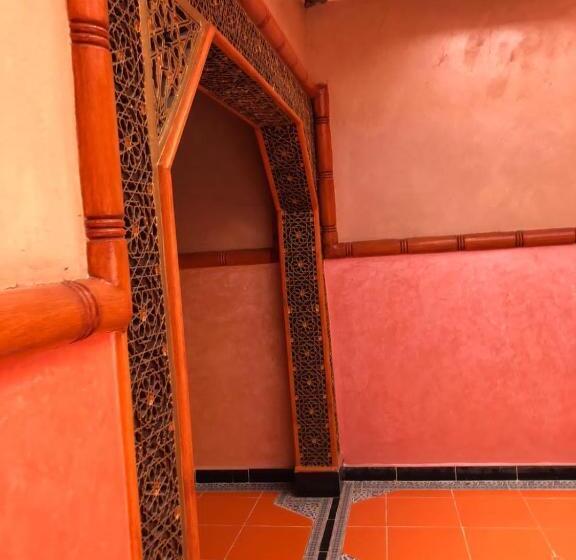 هتل Restaurant Hollywood Africa