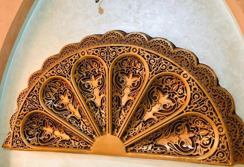 هتل Restaurant Hollywood Africa