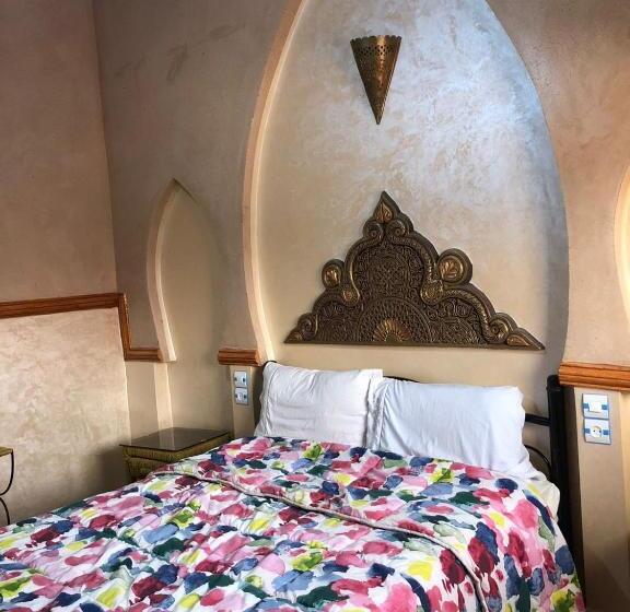 هتل Restaurant Hollywood Africa