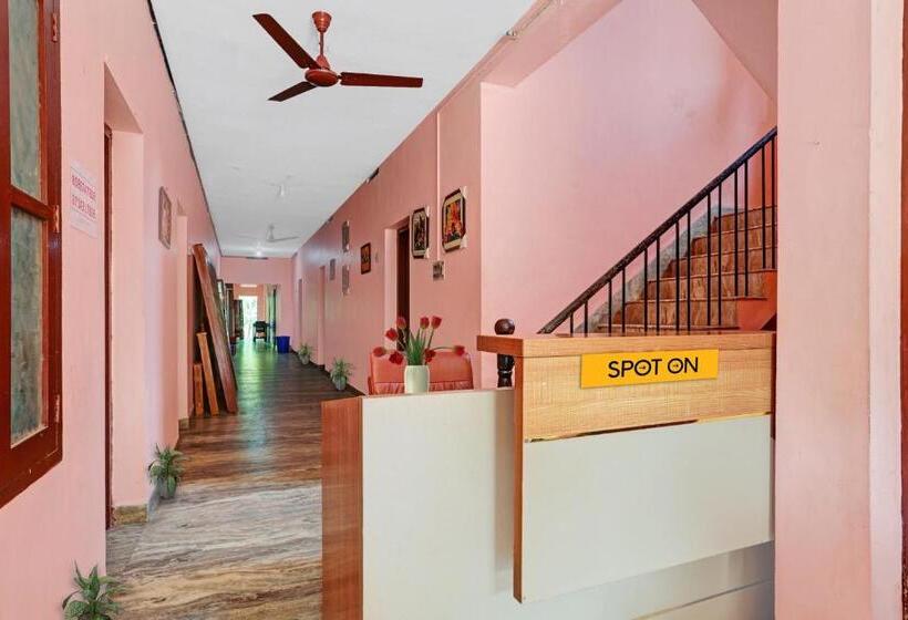 酒店 Spot On 70279 Unique Residency