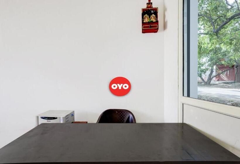 ホテル Spot On 81130 Happy Stay