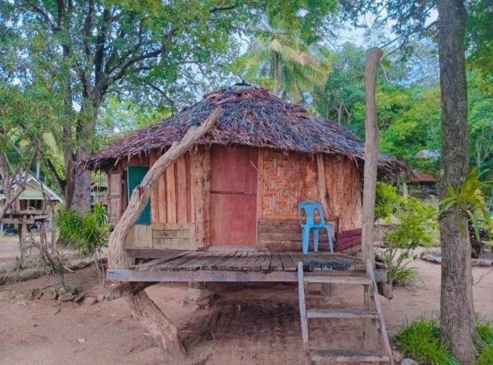 Отель Sunset Beach Bungalow Koh Pu