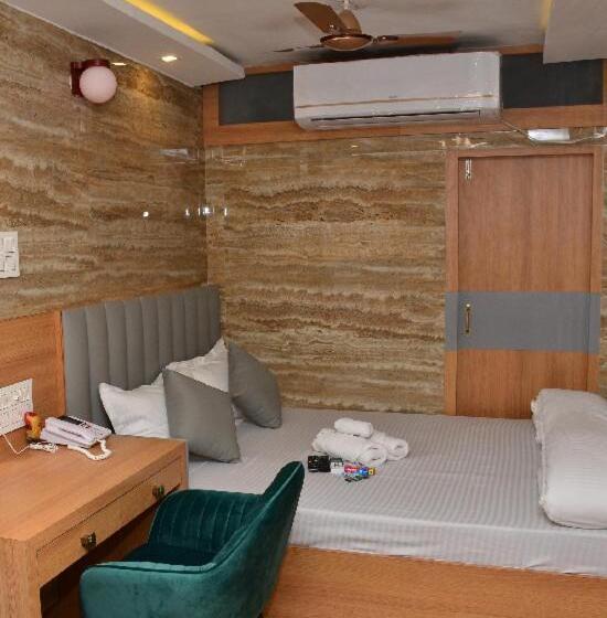 هتل The City Of Joy