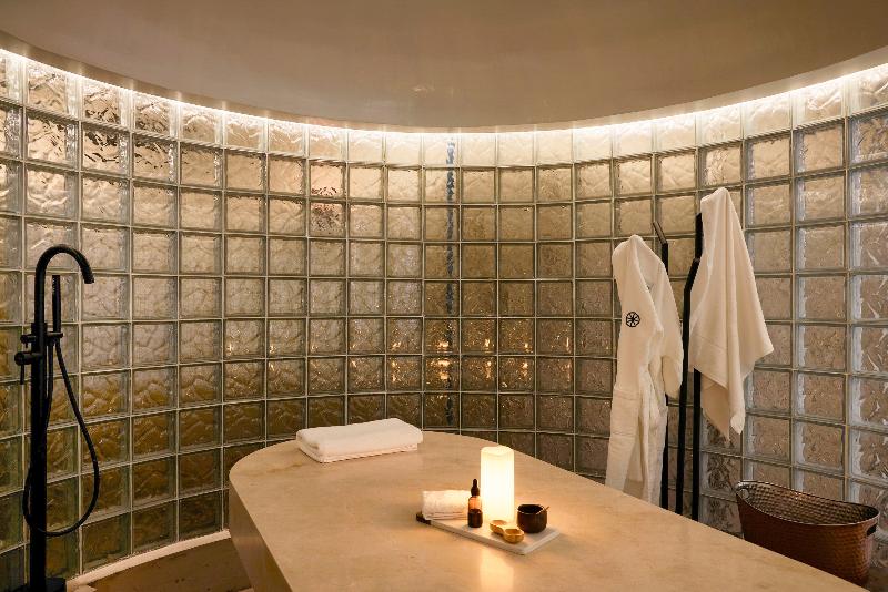 호텔 Wellcomm Spa &