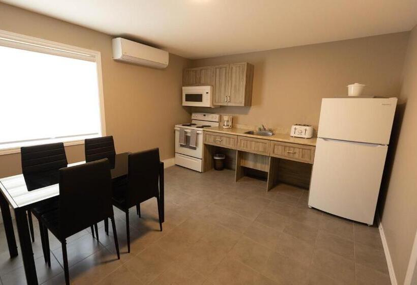 Motel 7 Inn & Suites