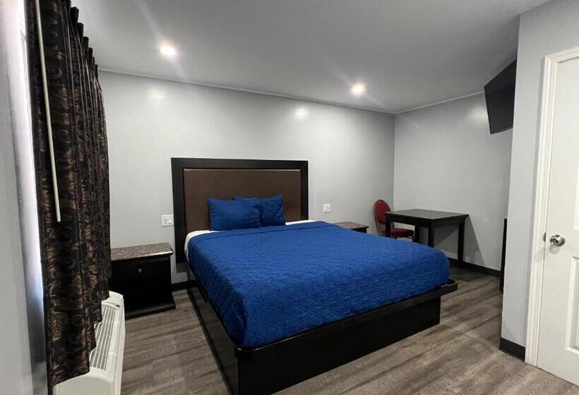 فندق على الطريق Pine Tree Inn