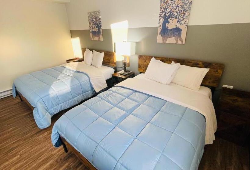 فندق على الطريق Timberland Inn & Restaurant