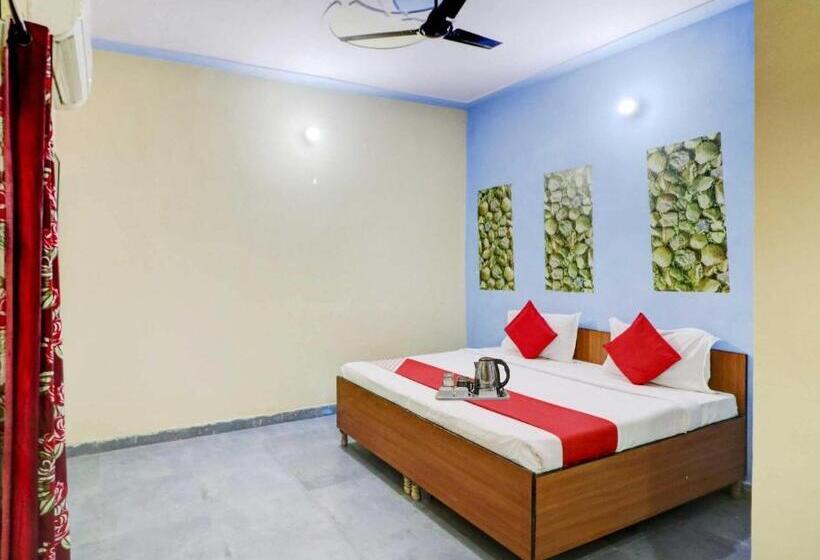 Oyo Flagship 81042 Hotel Royal Inn