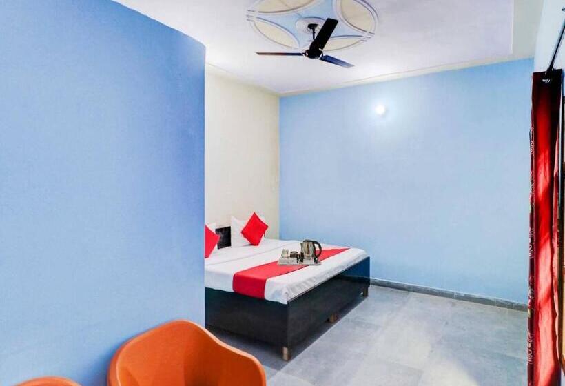 Oyo Flagship 81042 Hotel Royal Inn