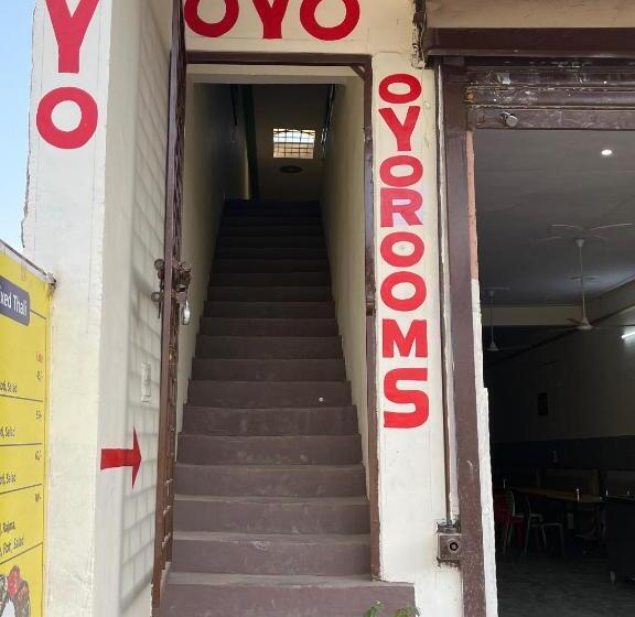 Oyo Flagship 81042 Hotel Royal Inn