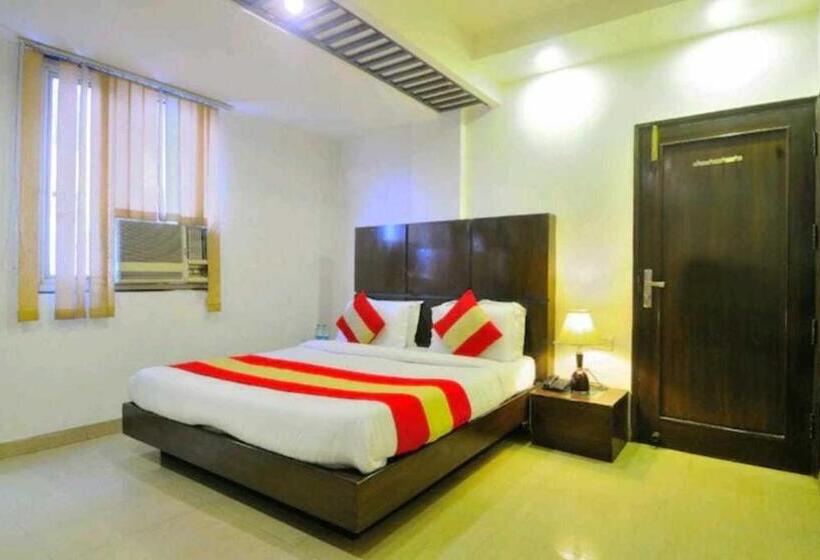 Oyo Hotel Family Ties