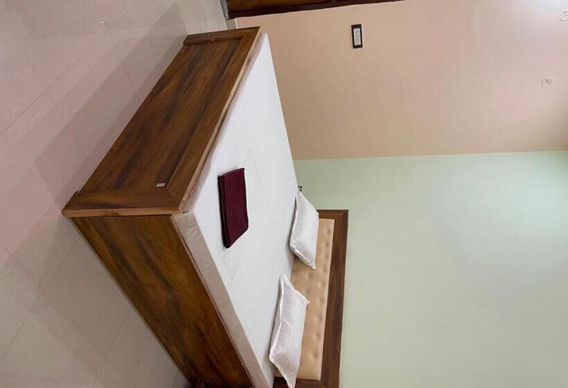 Oyo Hotel Krishna Place