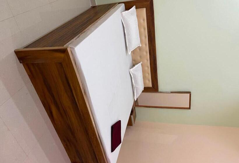 Oyo Hotel Krishna Place