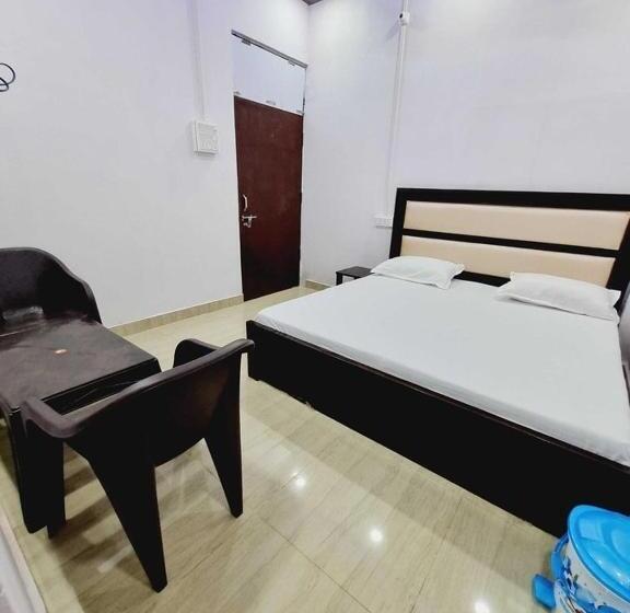 Oyo Hotel Shiva & Restaurant