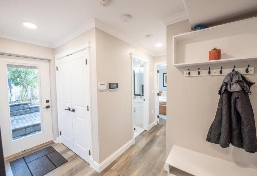 Pensionat Casa At Karr Place