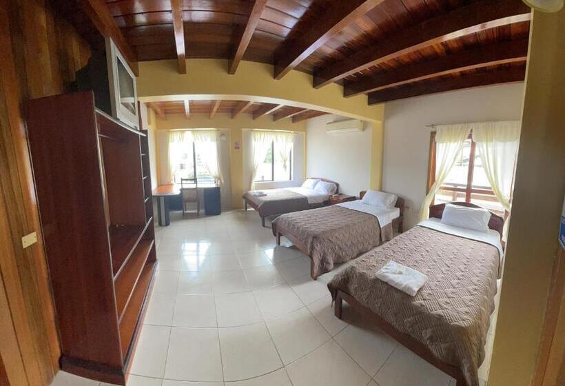 بنسيون Hostal Yutzo