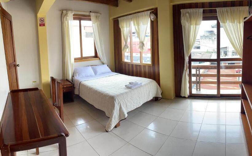 پانسیون Hostal Yutzo