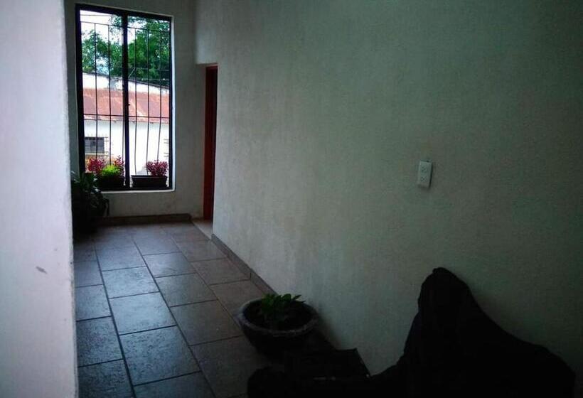 بنسيون Los Arcos