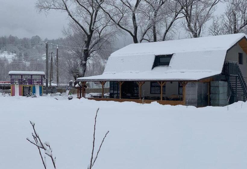 פנסיון Lumea Copiilor Karina&adelin Lupeni