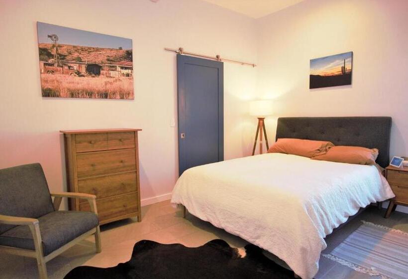 Pansiyon Modern Executive Suite W/ Kitchenette And Laundry