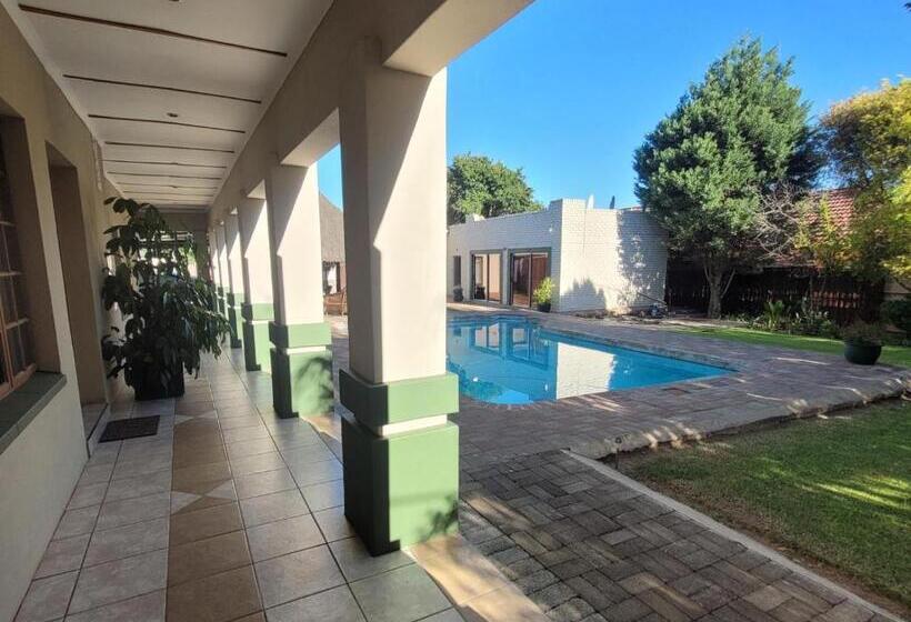 ペンション Molopo Naledi Guest Lodge