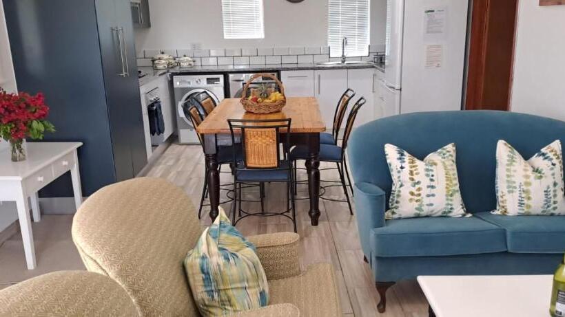 Пансион Penny S Place On Greenway