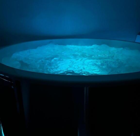 פנסיון Vila White