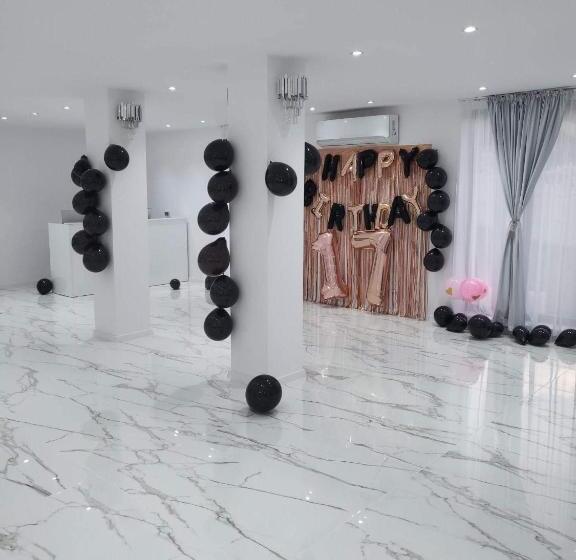 פנסיון Vila White