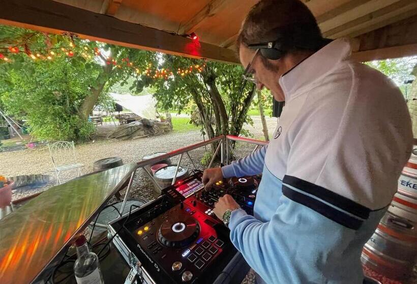 بنسيون Willow Hill Farm Club