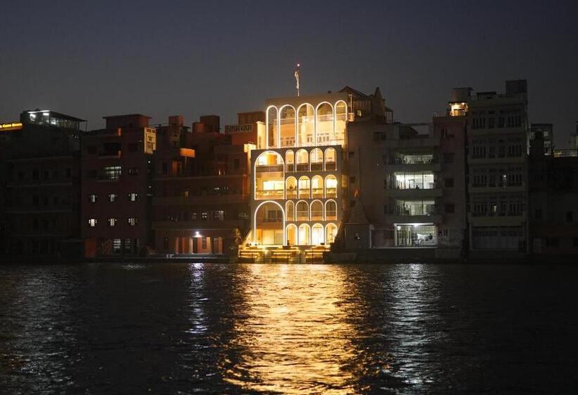 אתר נופש Ekaanta