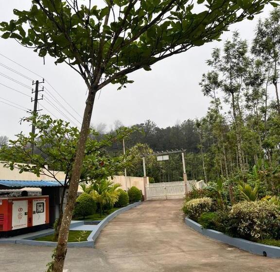 אתר נופש Thrilok Vihar