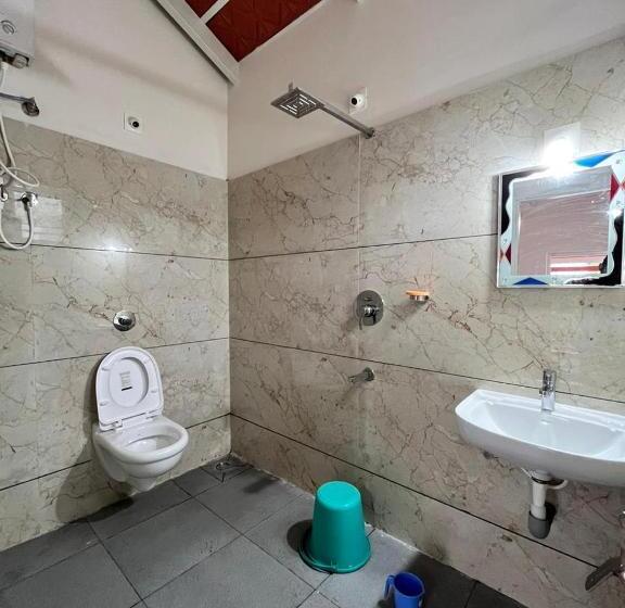 אתר נופש Thrilok Vihar