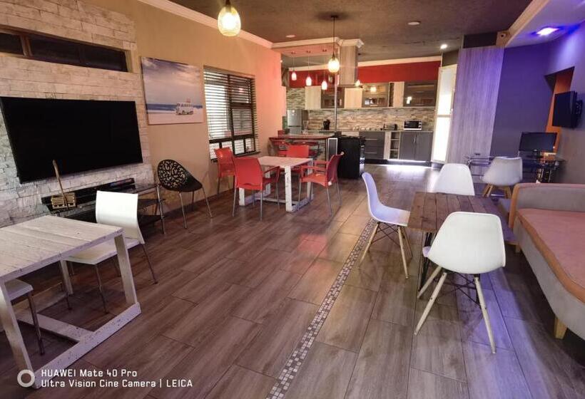 Shazz Bed & Breakfast