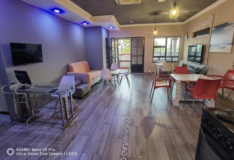 Shazz Bed & Breakfast