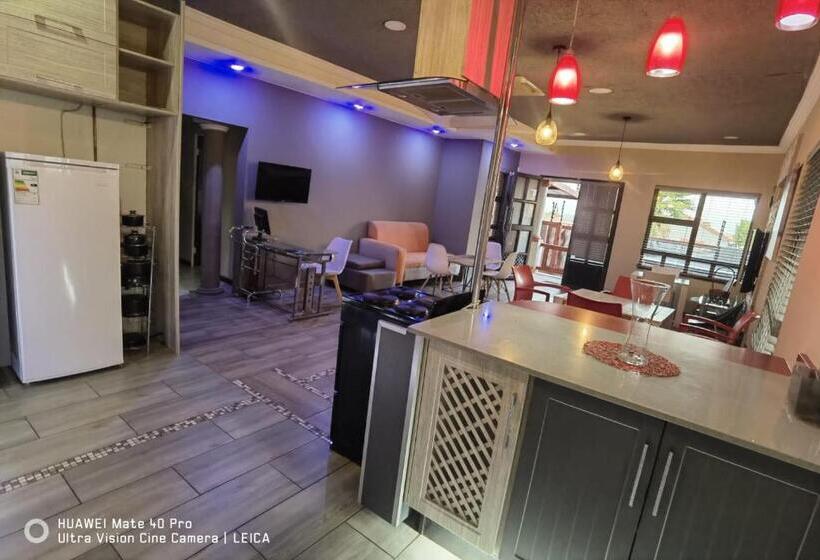 Shazz Bed & Breakfast