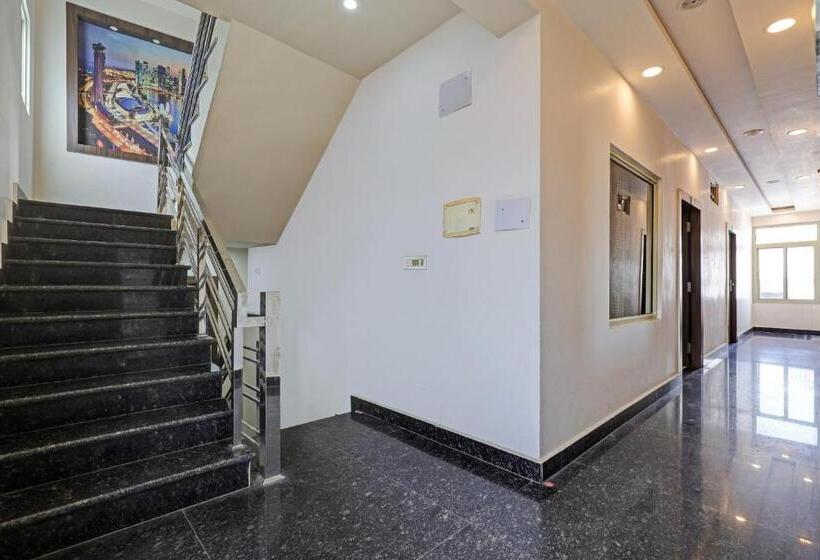 Spot On 81139 Hotel Pearl Inn