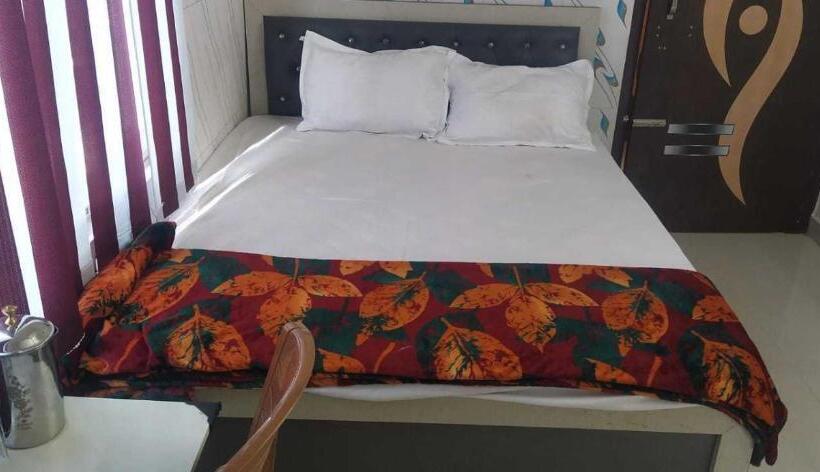 Spot On Hotel The City Rooms