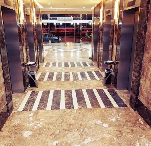 فندق الركائز