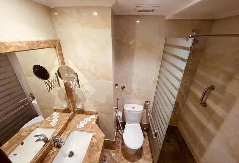 فندق الركائز